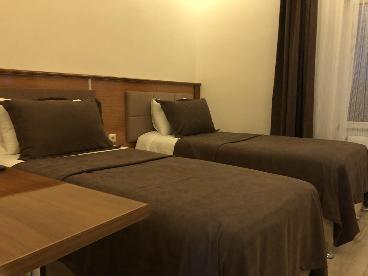 Gulistan Hotel *